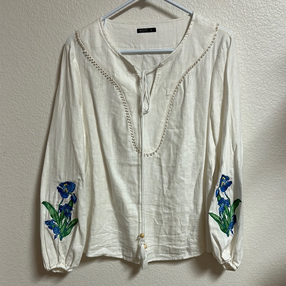 MOTF White Embroidered Peasant Blouse with Blue Floral Sleeves